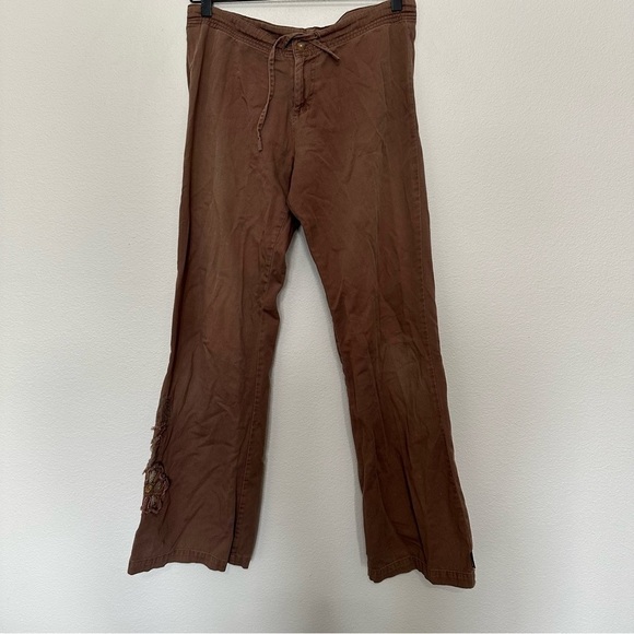 Prana Y2K chocolate brown flora appliqué mid rise flare leg pant size small flaw - Picture 1 of 6